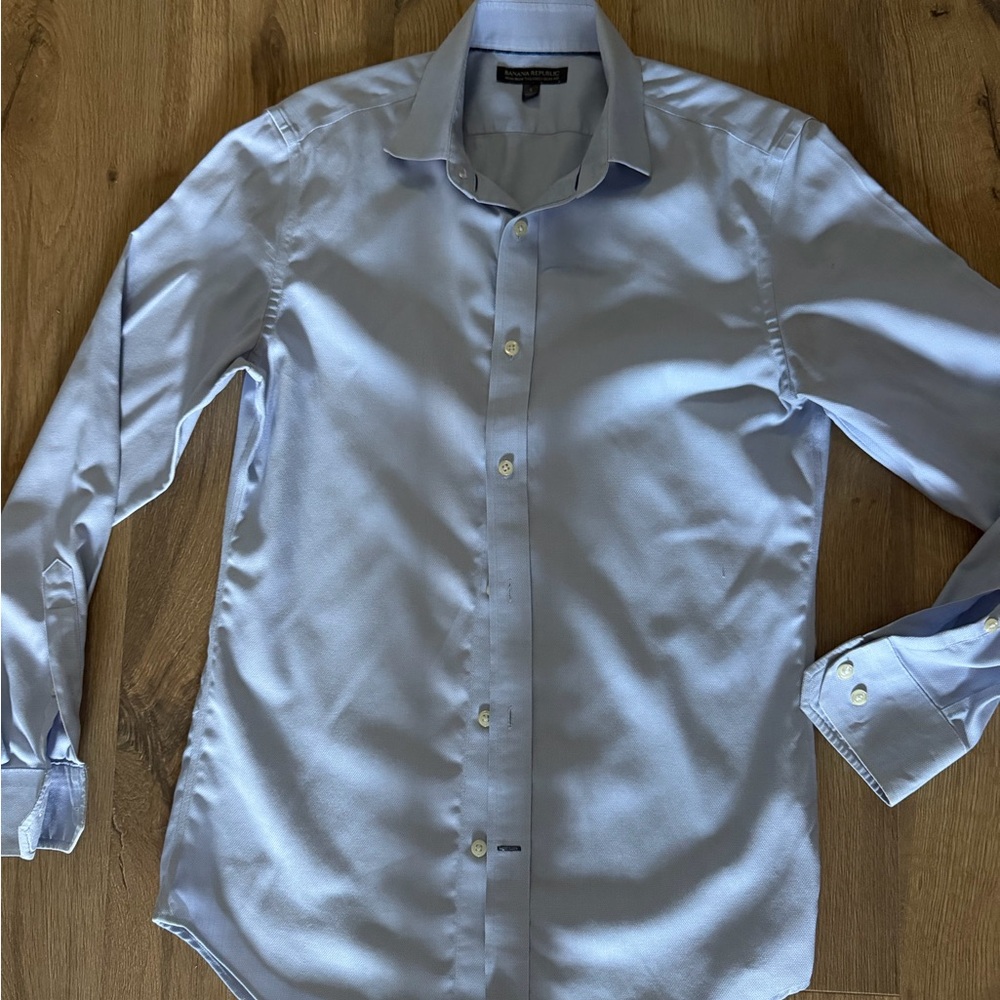 Banana Republic Light Blue Men's Dress Shirt - Spread Collar